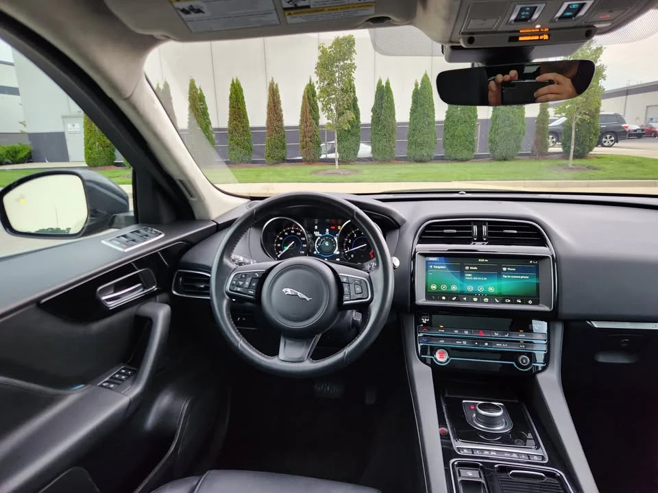 2020 Jaguar F-Pace - Image 15 of 18
