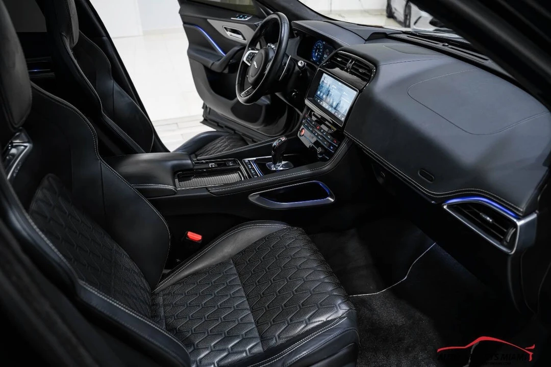 2020 Jaguar F-Pace SVR - Image 11 of 21