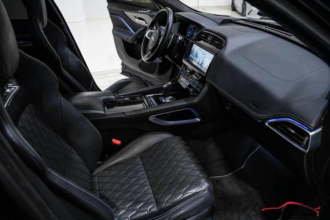 2020 Jaguar F-Pace SVR - Image 11 of 21