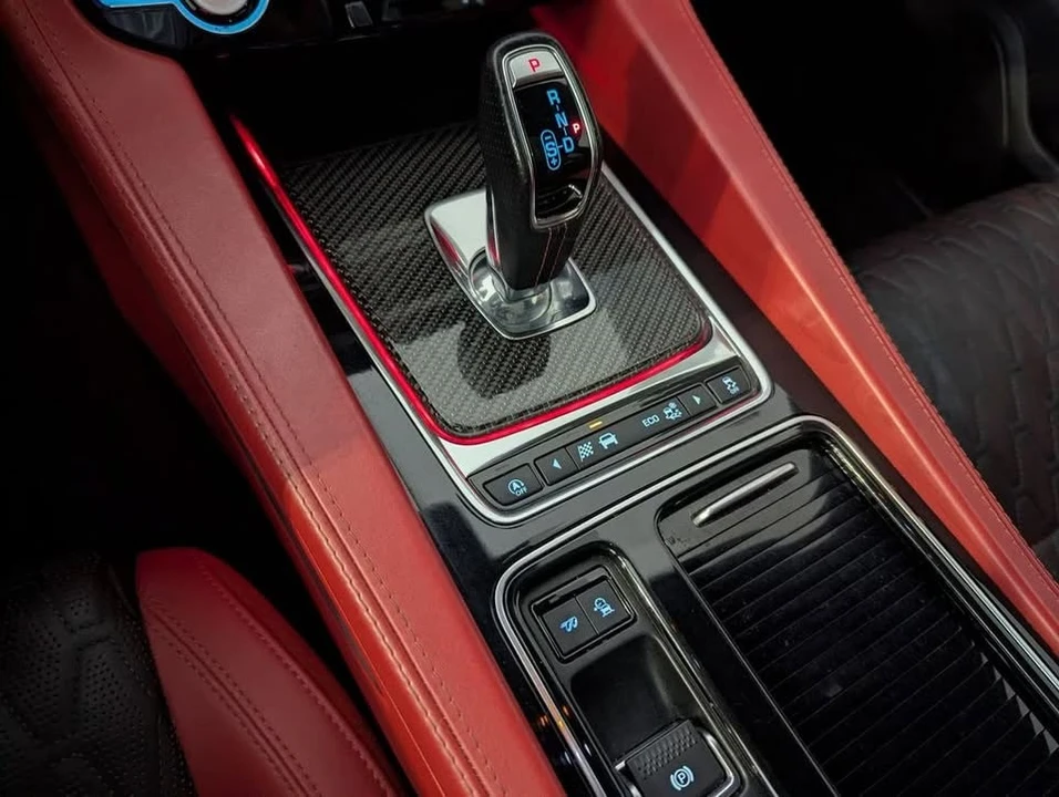 2020 Jaguar F-Pace SVR - Image 9 of 12