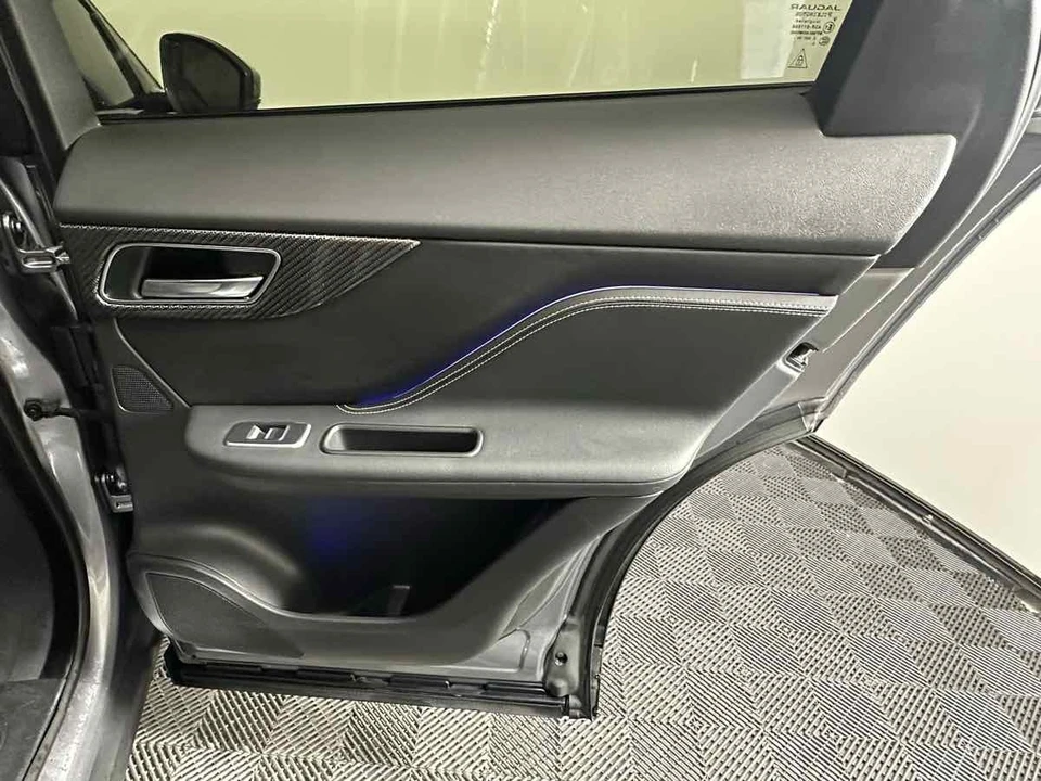 2020 Jaguar F-Pace SVR - Image 18 of 21