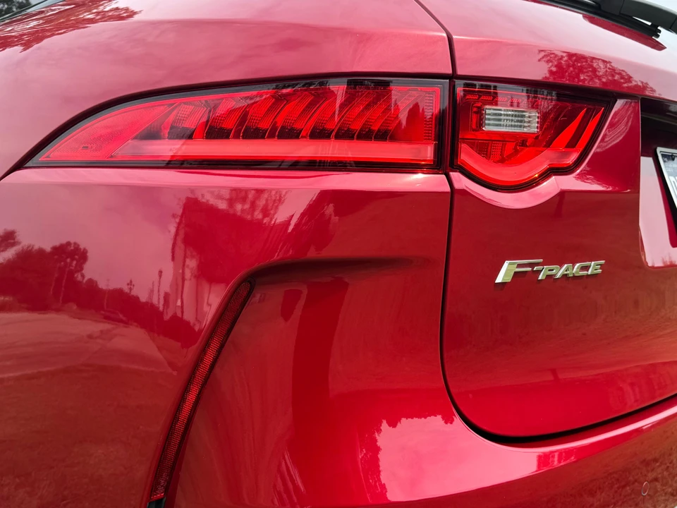 2020 Jaguar F-Pace SVR - Image 26 of 31
