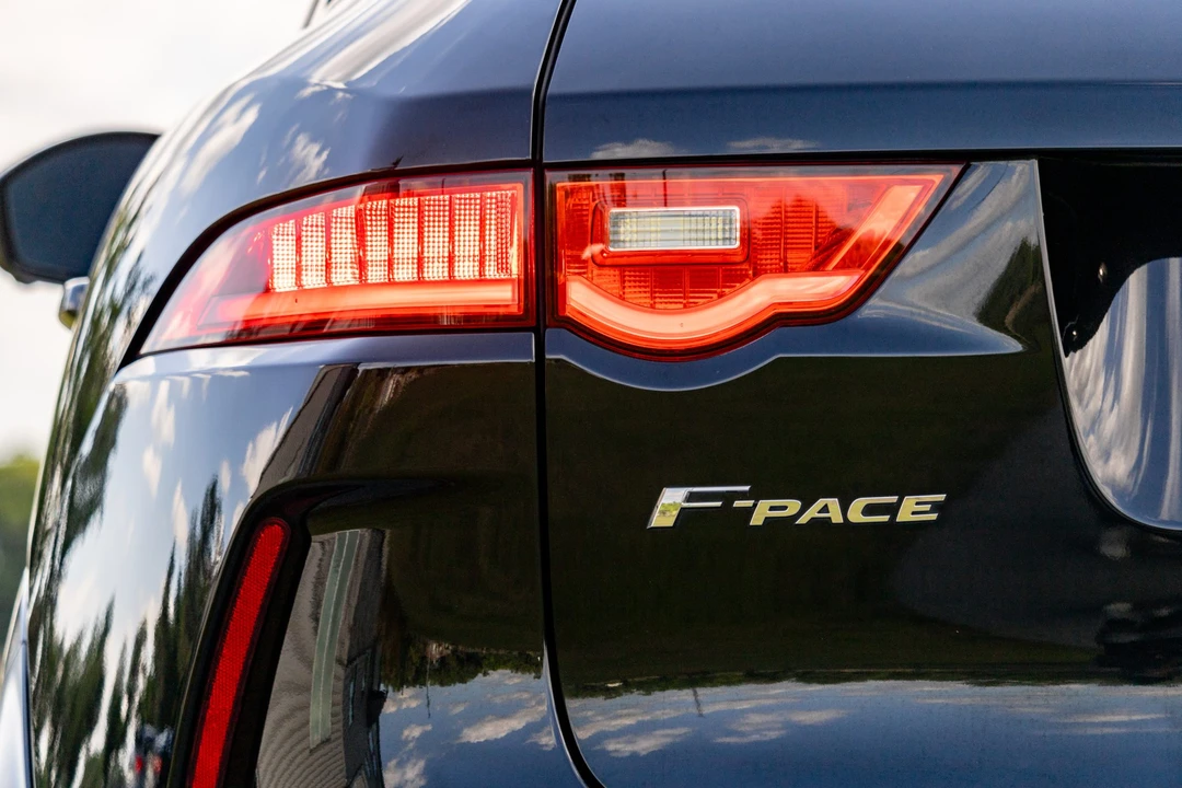 2020 Jaguar F-Pace SVR - Image 26 of 31