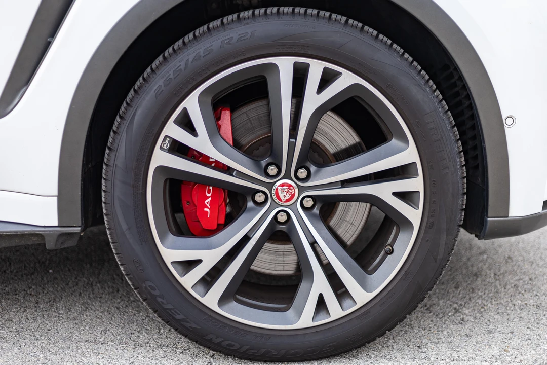 2020 Jaguar F-Pace SVR - Image 27 of 31