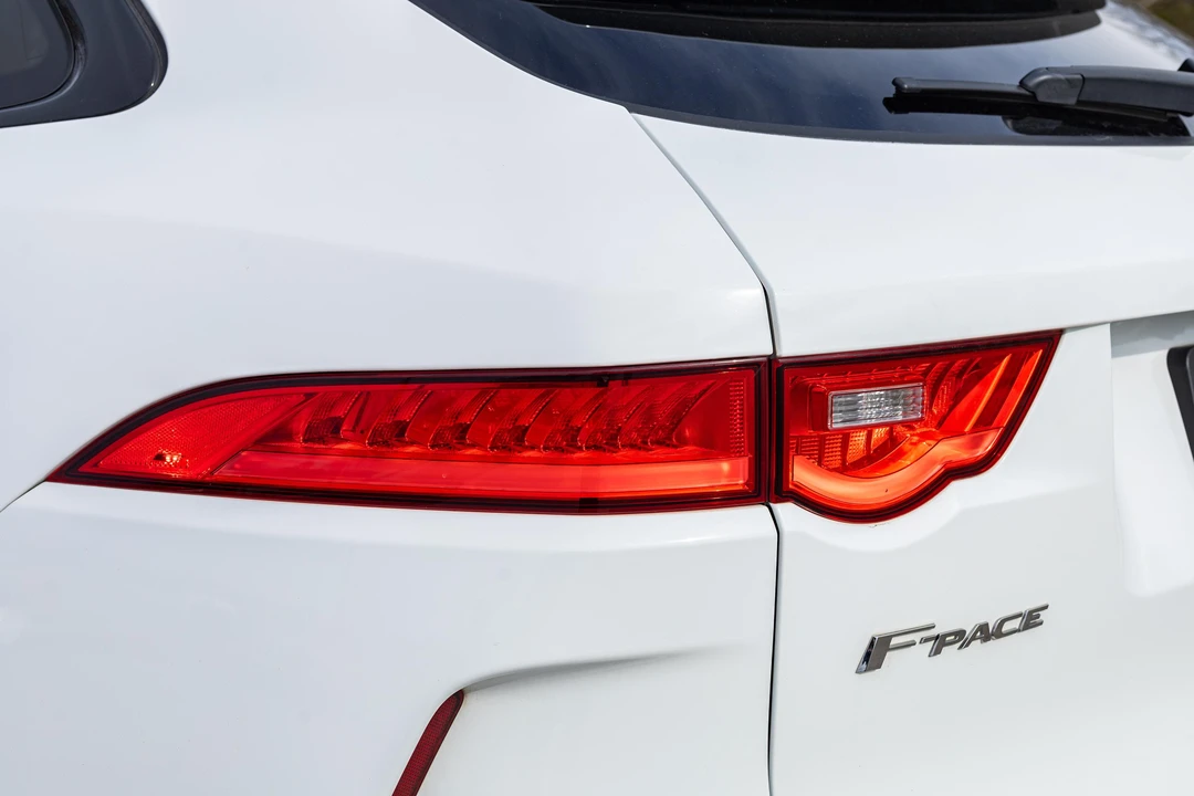 2020 Jaguar F-Pace SVR - Image 17 of 31
