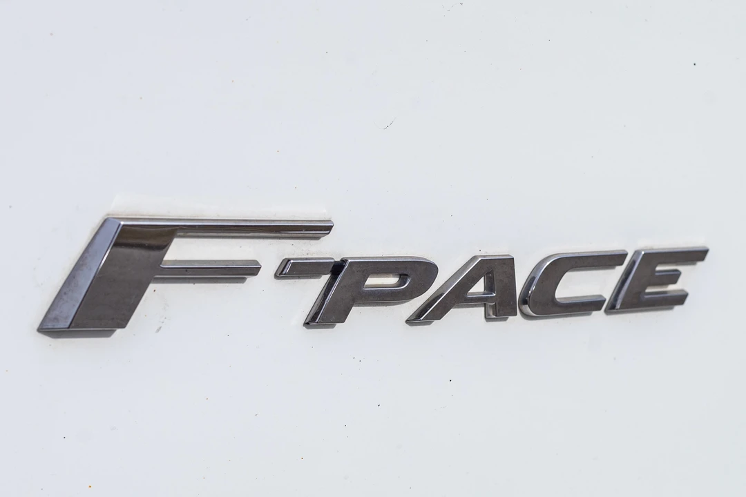 2020 Jaguar F-Pace SVR - Image 18 of 31