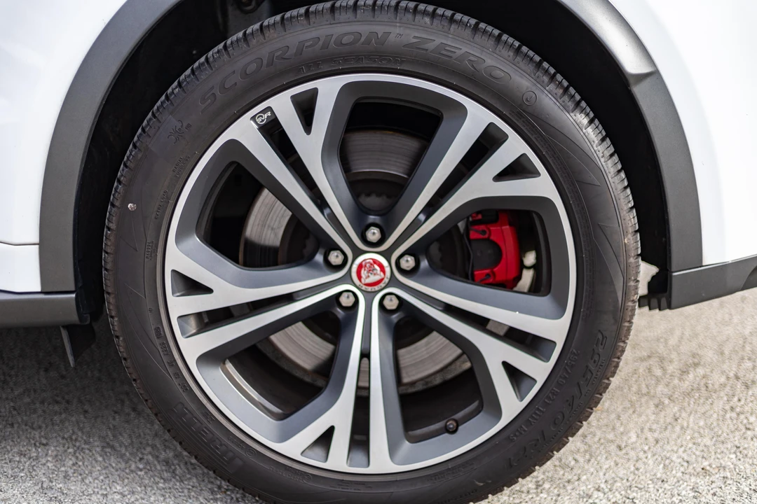 2020 Jaguar F-Pace SVR - Image 25 of 31