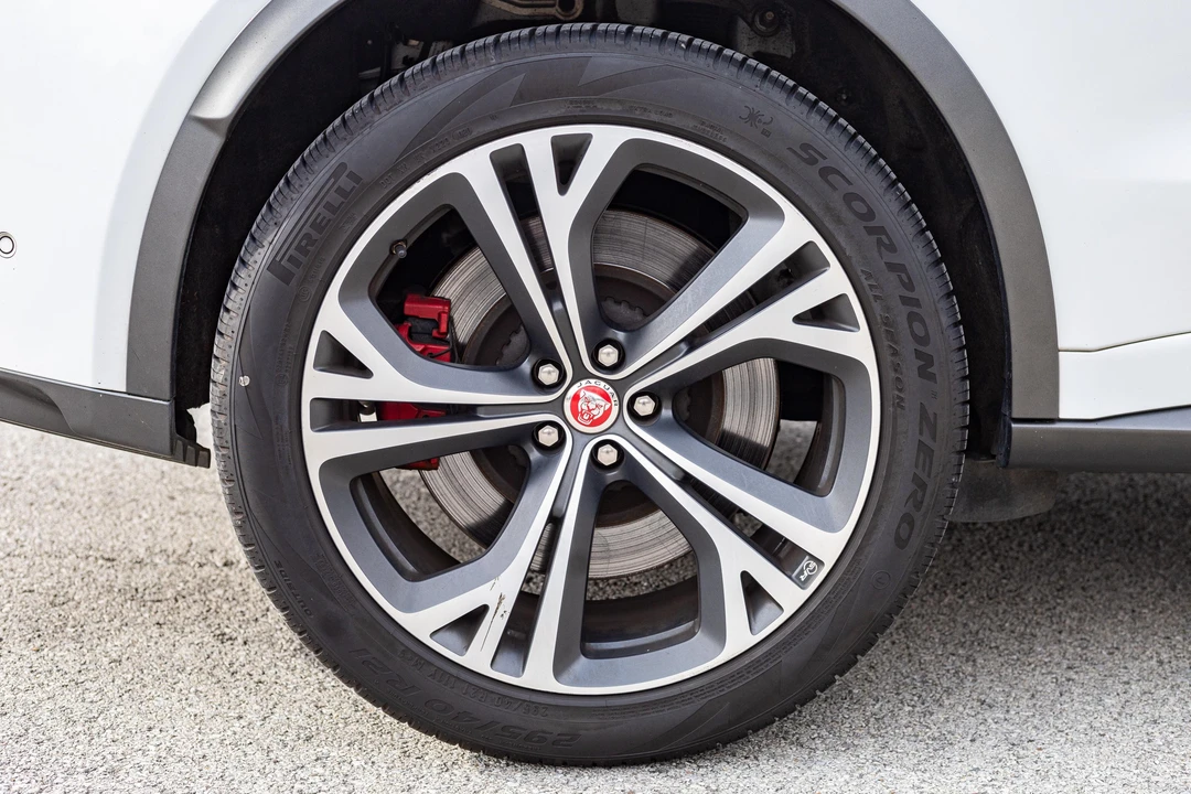 2020 Jaguar F-Pace SVR - Image 26 of 31