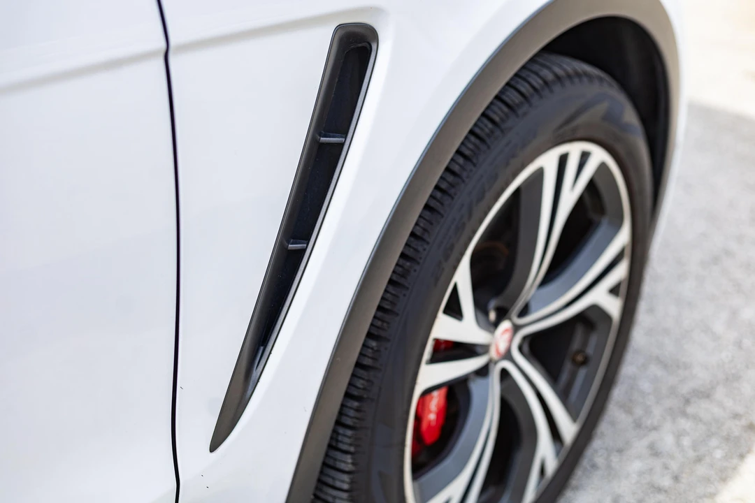 2020 Jaguar F-Pace SVR - Image 23 of 31