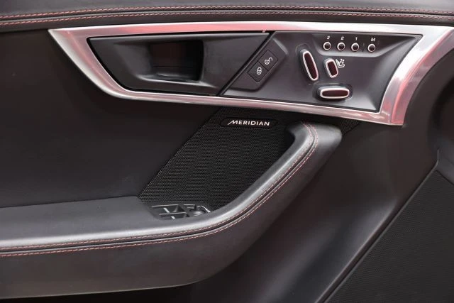 2020 Jaguar F-Type 2nd Gen - Image 10 of 31