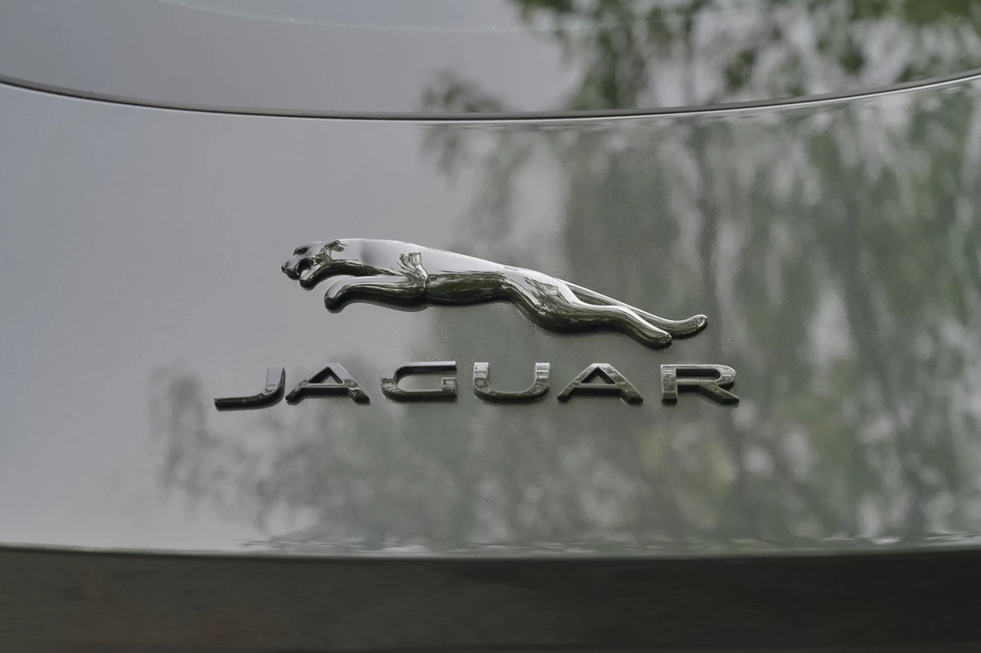 2020 Jaguar F-Type 2nd Gen - Image 19 of 31