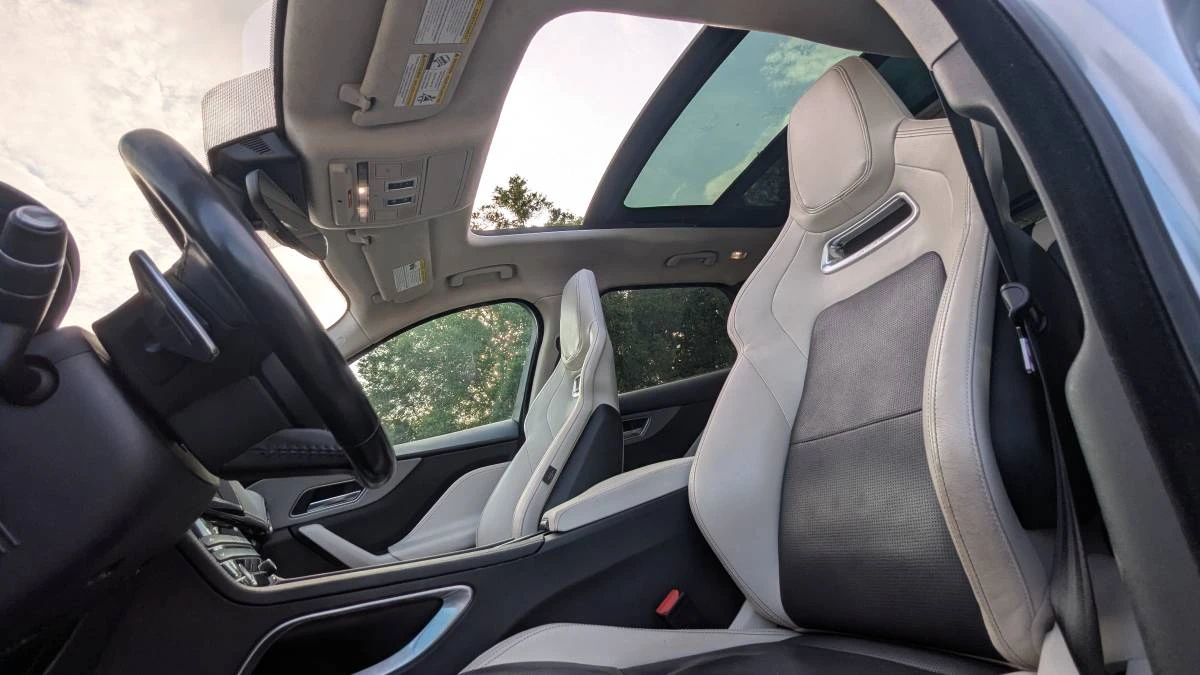 2020 Jaguar F-Pace - Image 17 of 22