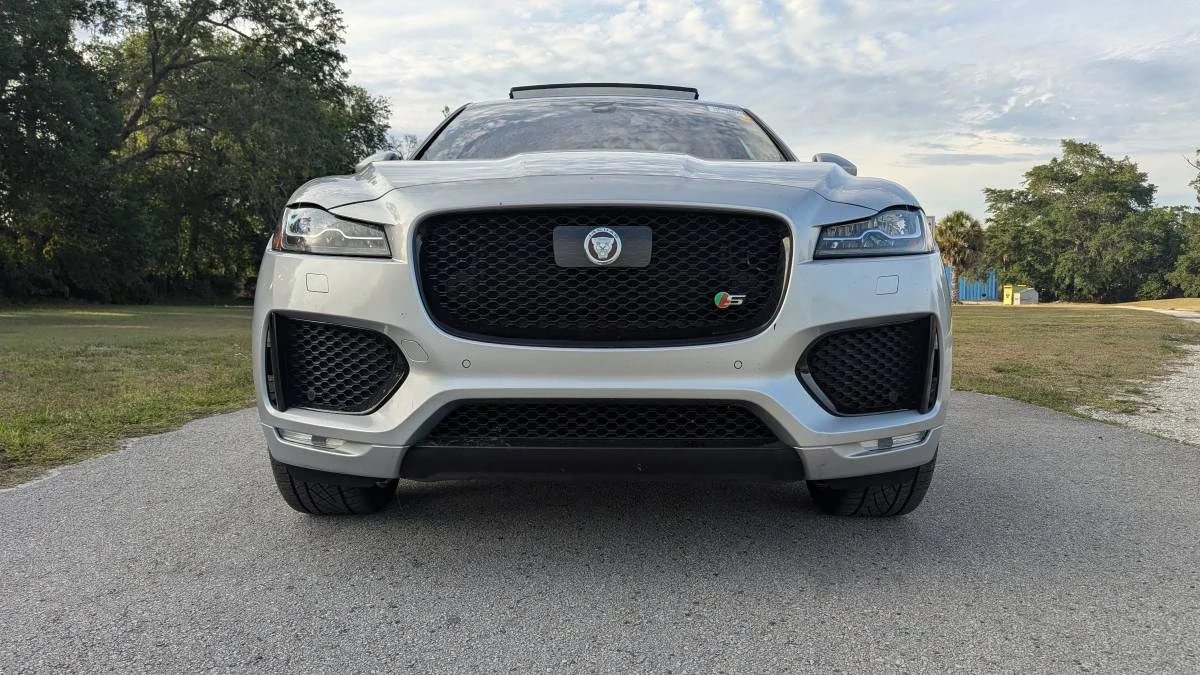 2020 Jaguar F-Pace - Image 9 of 22