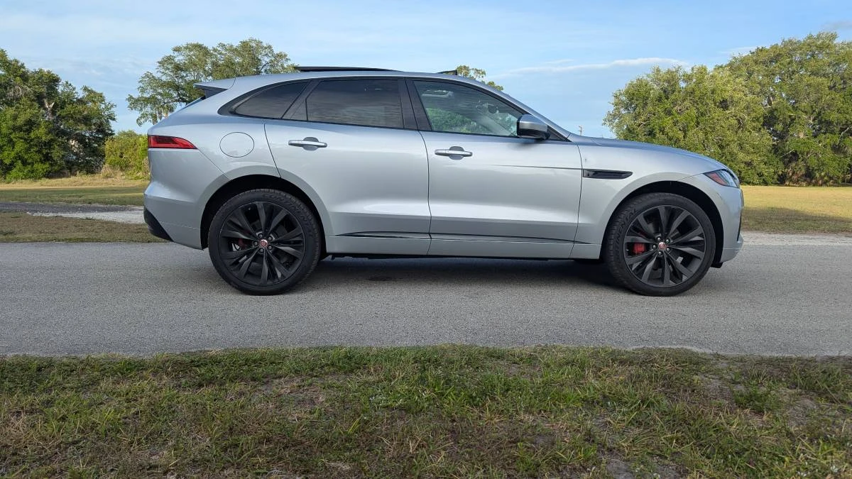 2020 Jaguar F-Pace - Image 7 of 22