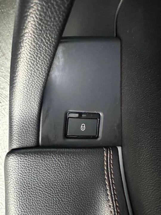 2020 Jaguar F-Pace - Image 19 of 20