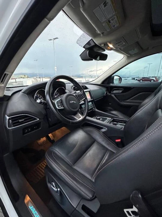 2020 Jaguar F-Pace - Image 12 of 20