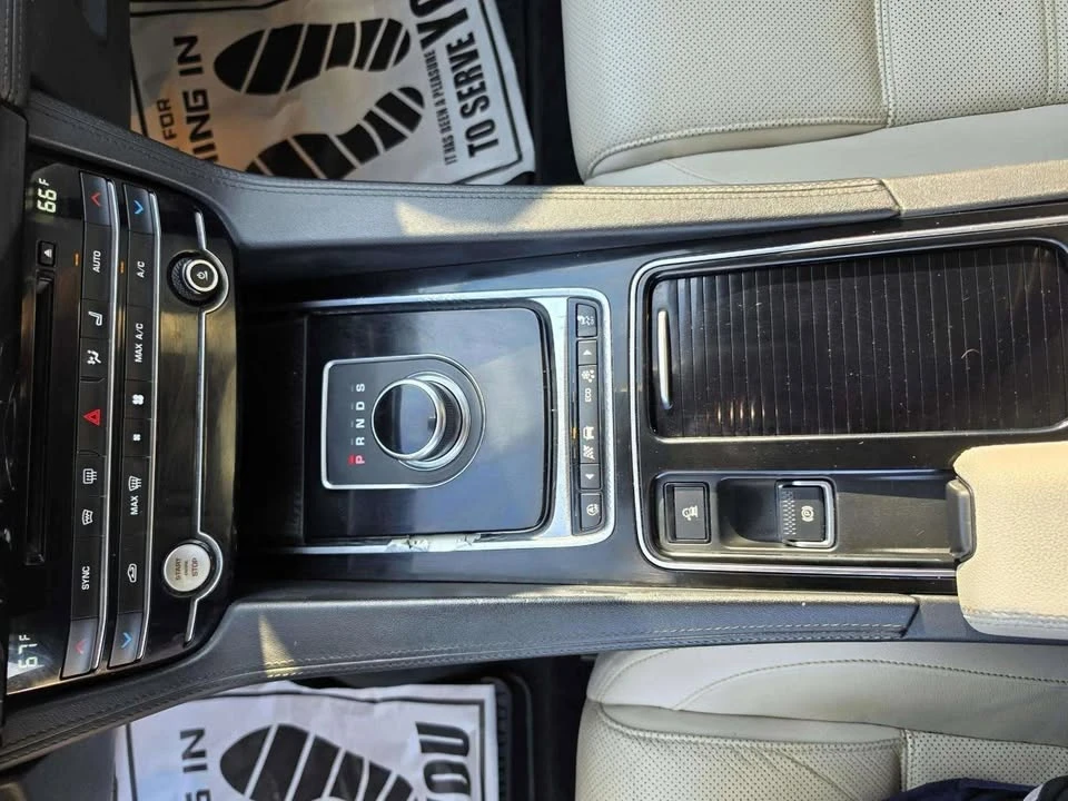 2020 Jaguar F-Pace - Image 13 of 20