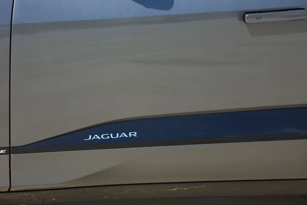 2020 Jaguar I-Pace - Image 15 of 31