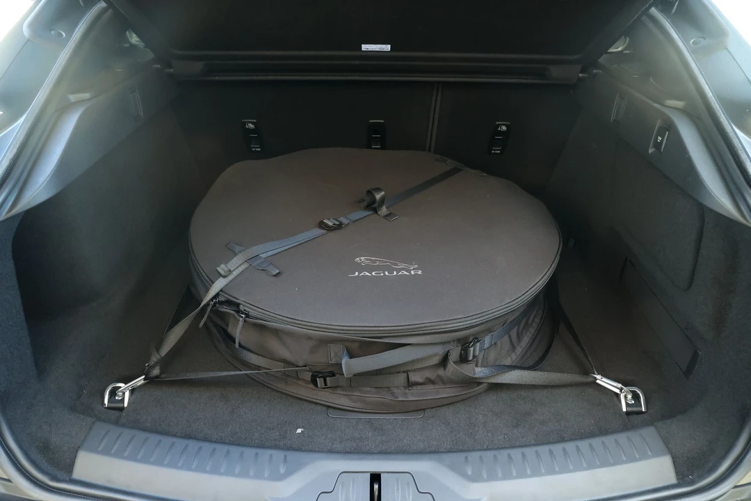 2020 Jaguar I-Pace - Image 23 of 31