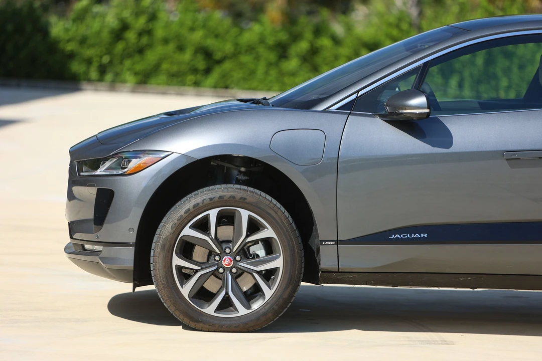 2020 Jaguar I-Pace - Image 26 of 31