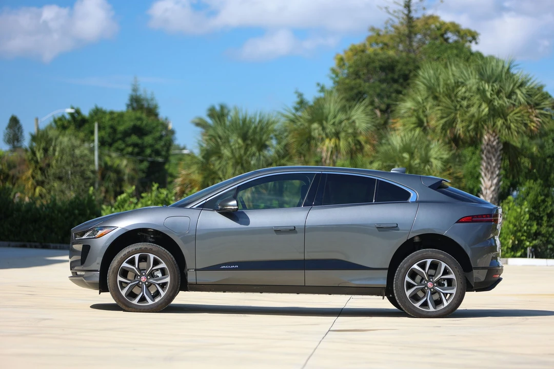2020 Jaguar I-Pace - Image 7 of 31
