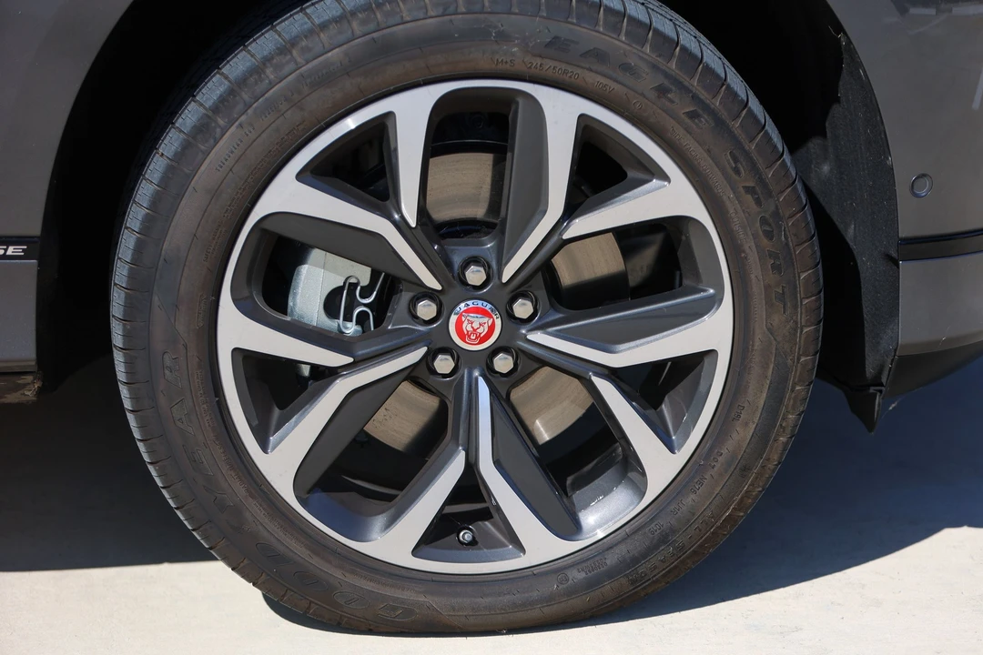 2020 Jaguar I-Pace - Image 4 of 31