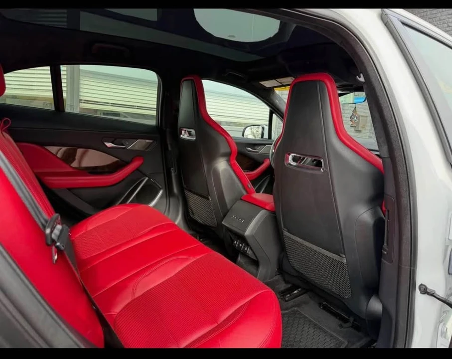 2020 Jaguar I-Pace - Image 16 of 18