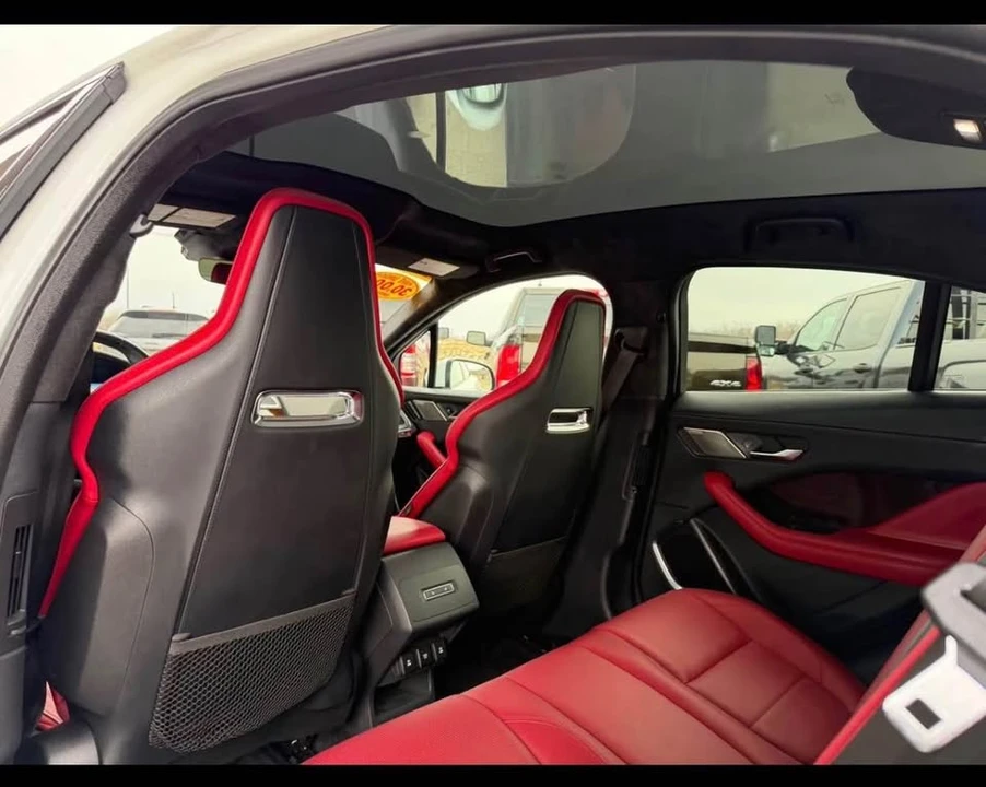 2020 Jaguar I-Pace - Image 14 of 18