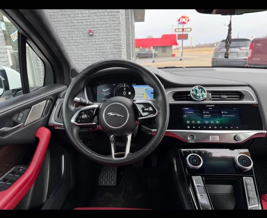 2020 Jaguar I-Pace - Image 15 of 18