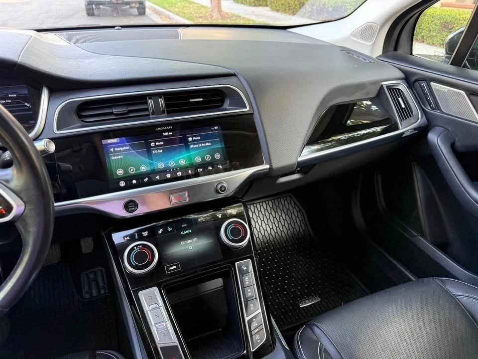 2020 Jaguar I-Pace - Image 14 of 18