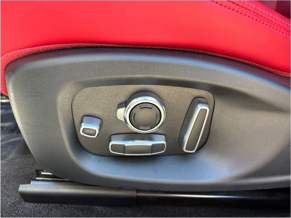 2020 Jaguar I-Pace - Image 19 of 20