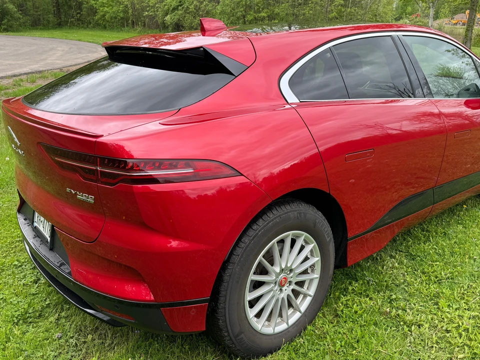 2020 Jaguar I-Pace - Image 27 of 31