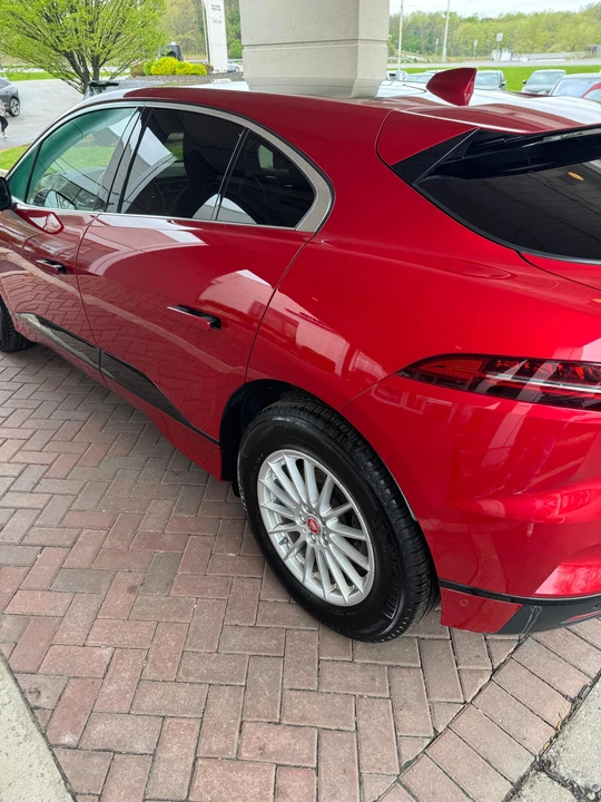 2020 Jaguar I-Pace - Image 17 of 31