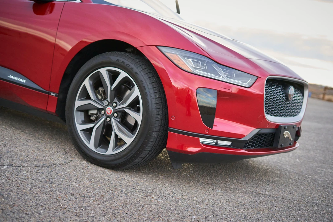 2020 Jaguar I-Pace - Image 25 of 31
