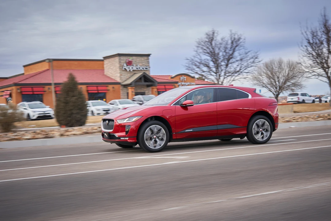 2020 Jaguar I-Pace - Image 8 of 31