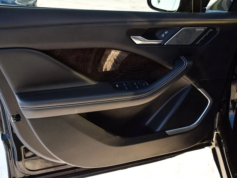 2020 Jaguar I-Pace - Image 17 of 19