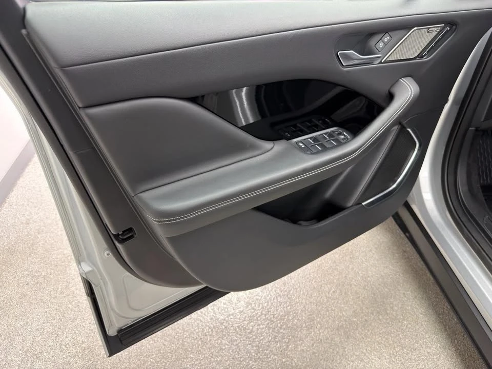 2020 Jaguar I-Pace - Image 14 of 20
