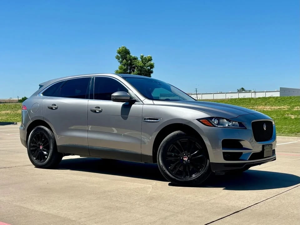 2020 Jaguar F-Pace - Image 2 of 18