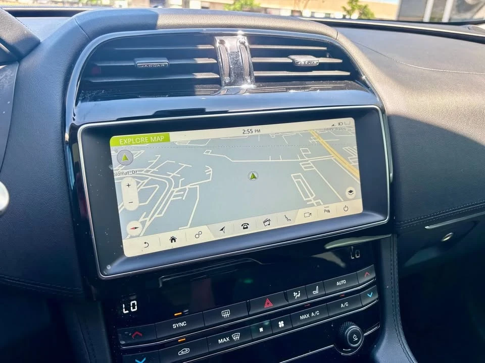 2020 Jaguar F-Pace - Image 14 of 18