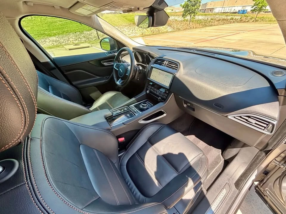 2020 Jaguar F-Pace - Image 10 of 18