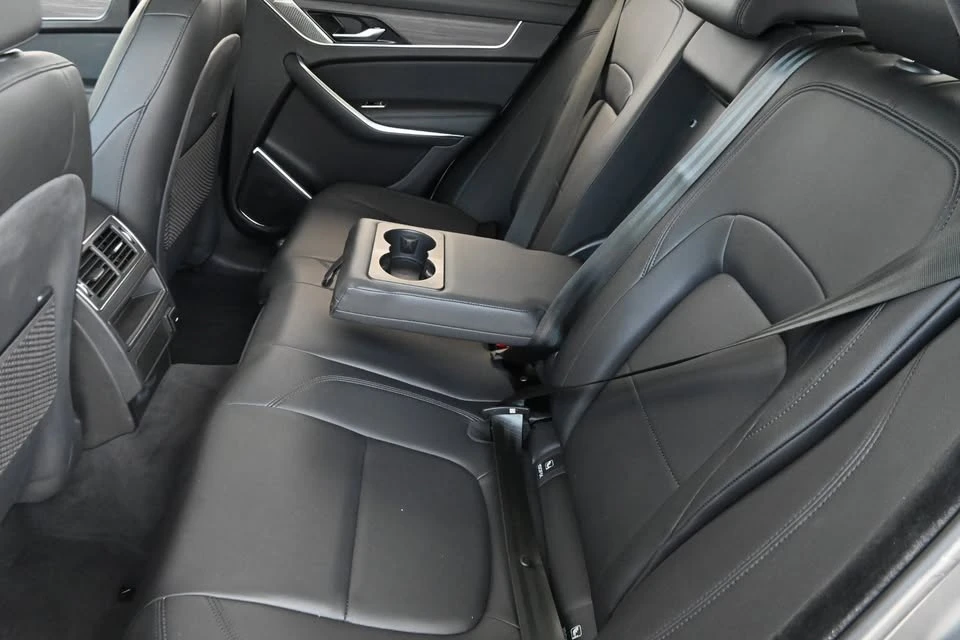 2020 Jaguar F-Pace - Image 10 of 14