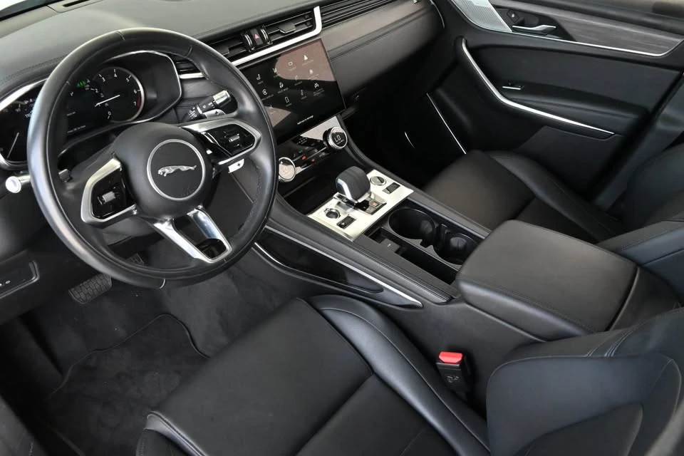 2020 Jaguar F-Pace - Image 8 of 14