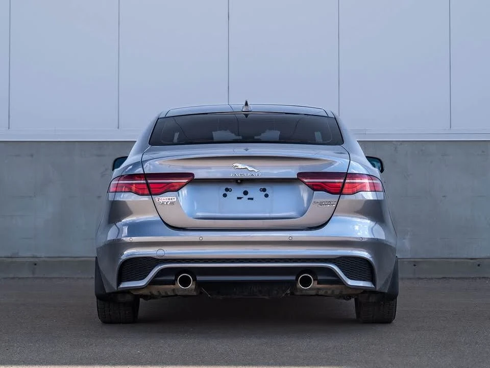 2020 Jaguar XE - Image 7 of 19