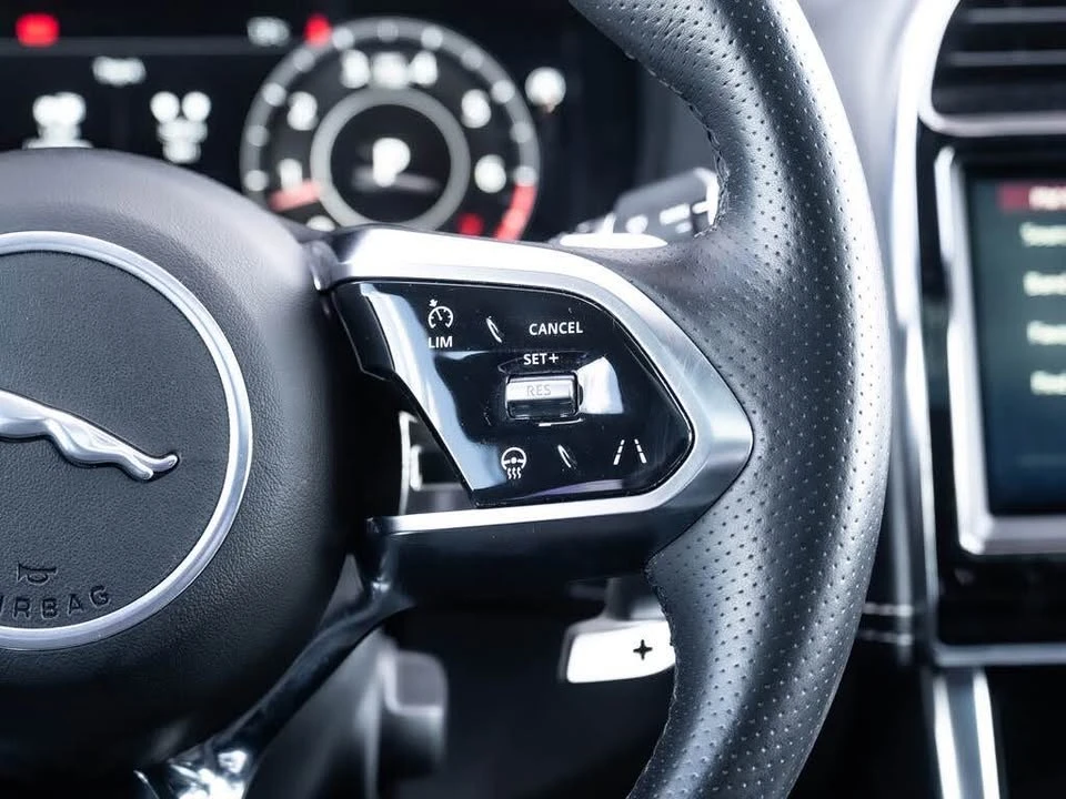 2020 Jaguar XE - Image 13 of 19