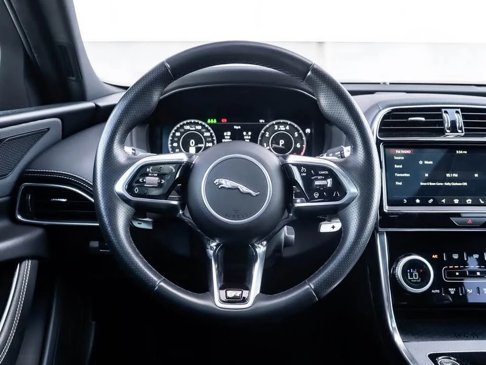 2020 Jaguar XE - Image 11 of 19