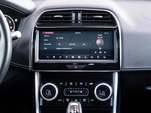 2020 Jaguar XE - Image 16 of 19