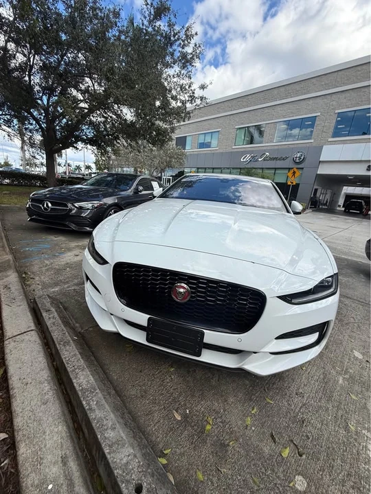 2020 Jaguar XE - Image 2 of 5