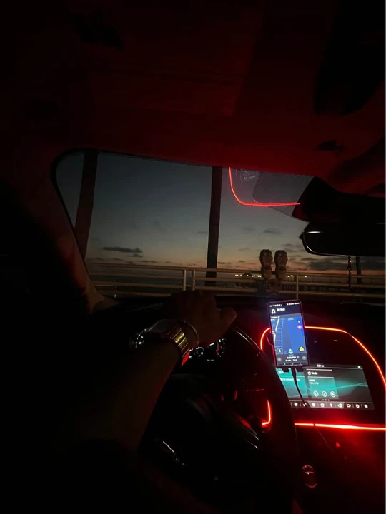 2020 Jaguar XE - Image 3 of 8