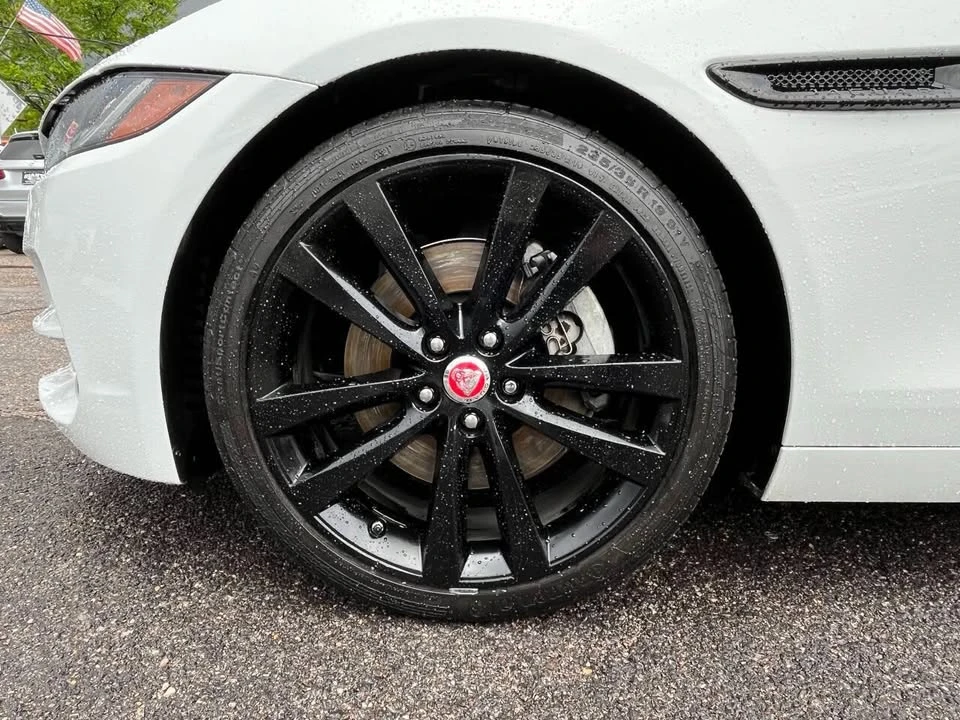 2020 Jaguar XE - Image 11 of 20