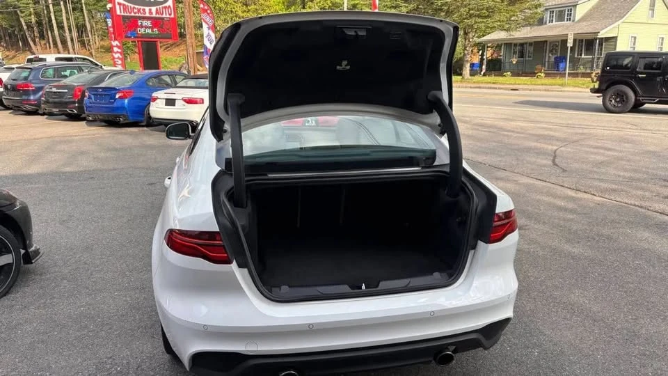 2020 Jaguar XE - Image 6 of 20